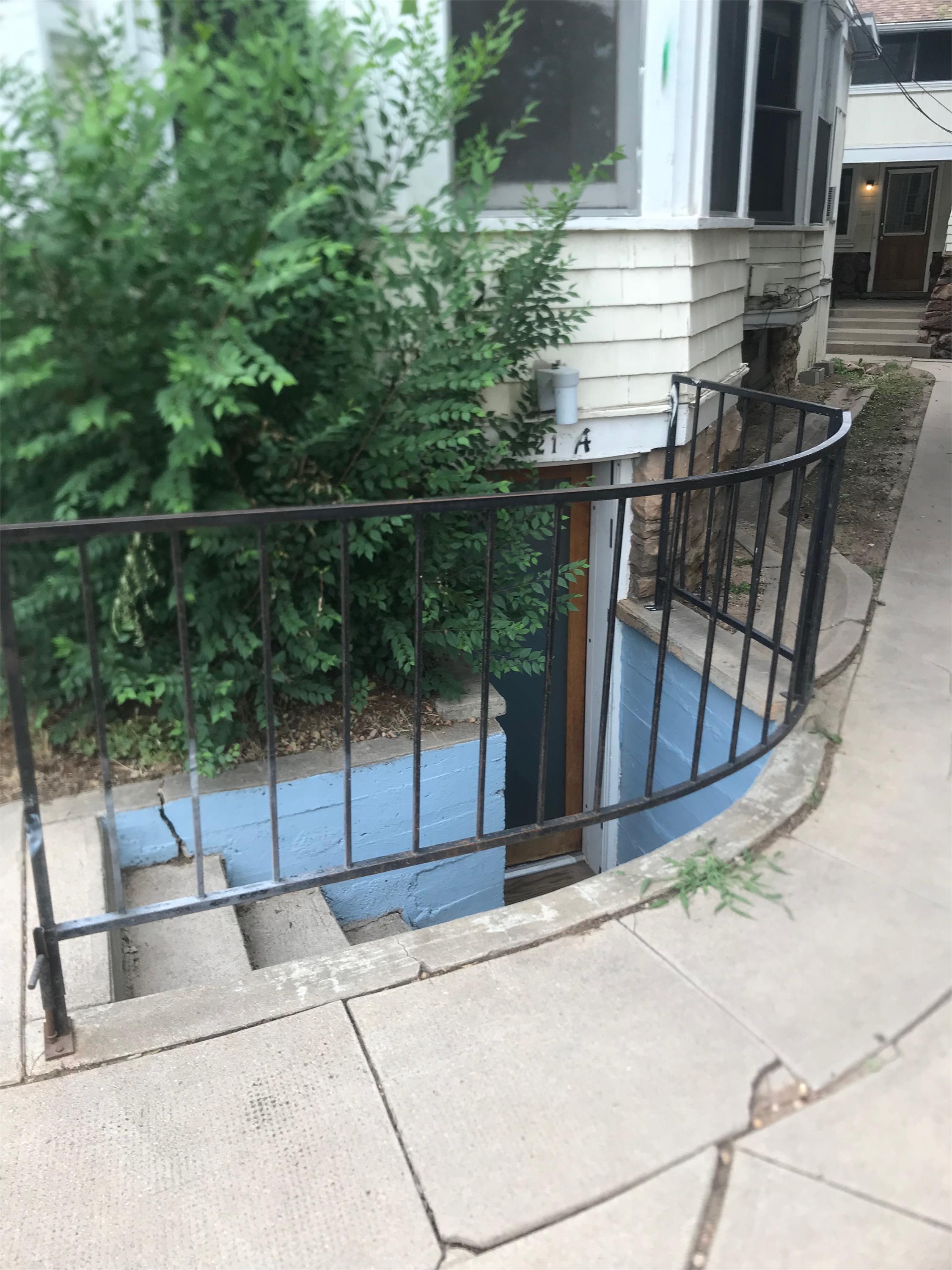 1121, 1123 University Avenue - A